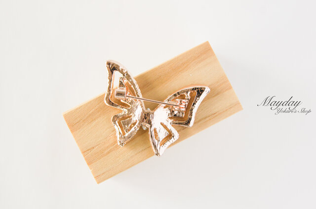 キラキラな蝶々のブローチ』帯留め バタフライ ラインストーン | iichi