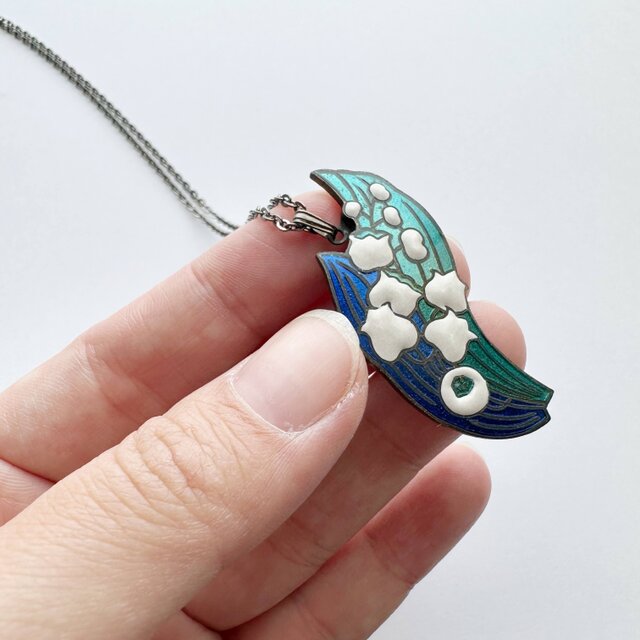 すずらん【Blue】 七宝焼のペンダント 丹銅メタル七宝 | iichi 日々の