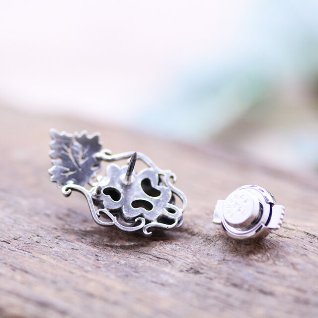 葡萄シルバーブローチ（ピンバッジ） | iichi 日々の暮らしを心地よく