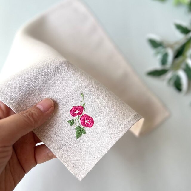 涼しげな朝顔｜ソフトリネンの手刺繍ハンカチ（選べる布色・サイズ・名