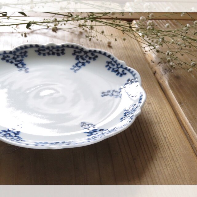 有田焼：染付 たこ唐草：桔梗渕5寸皿 | iichi 日々の暮らしを心地よく