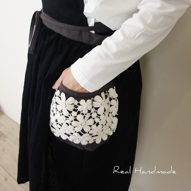 予約販売] ブラックリネンとワッシャーフラワーレースパフポケット