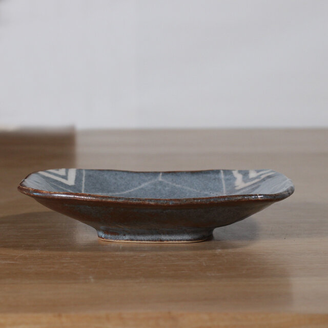 鼠志野長角皿】s304 | iichi 日々の暮らしを心地よくするハンドメイド