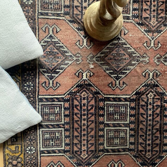 117.5×200 トライバルラグ くすみ赤茶夕焼け トルコヴィンテージラグ