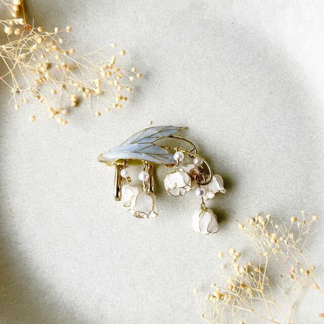 すずらんの帯留め・ブローチ（2way）春 白色 シック | iichi 日々の