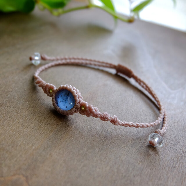 カイヤナイト （ネパール産）マクラメ編みブレスレット 藍晶石