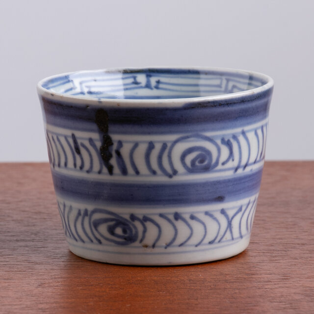 古伊万里 染付 渦文蕎麦猪口 江戸後期 | iichi 日々の暮らしを心地よく