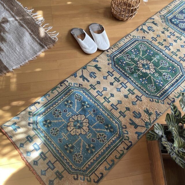 56×187 ロングランナーラグ 大きなボタニカル柄 トルコヴィンテージ