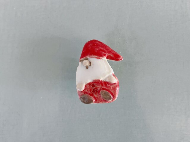 妖精トムテ［陶器ブローチ］ | iichi 日々の暮らしを心地よくする