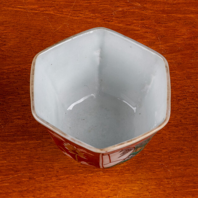伊万里焼 赤絵唐華文 六角向付 E889 | iichi 日々の暮らしを心地よく