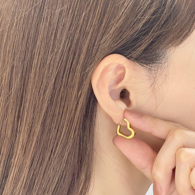 ハートモチーフ 18KGP ゴールドハート 大人可愛い シンプル ワンタッチ