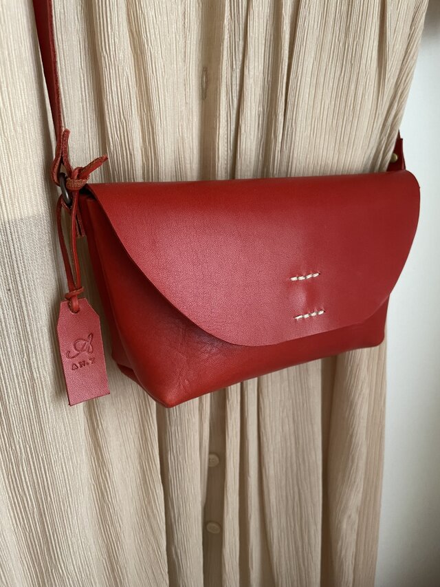 栃木レザーショルダーバッグ クラシックレッド | iichi 日々の暮らしを