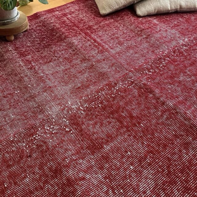 121×205 レッドオーバーダイ ワンカラーラグ トルコヴィンテージラグ