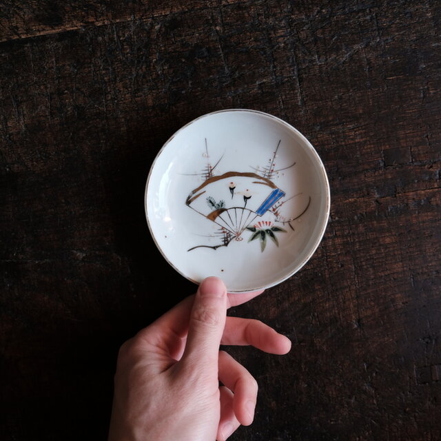 扇子と松竹梅◇瀬戸焼 色絵金彩小皿 骨董・antiques 丁寧な暮らしに