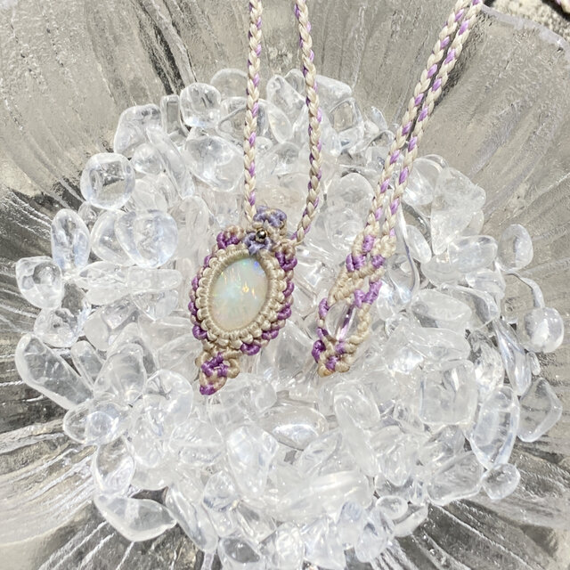 オパールのマクラメ編みネックレス【ヒカリノアメ】 | iichi 日々の