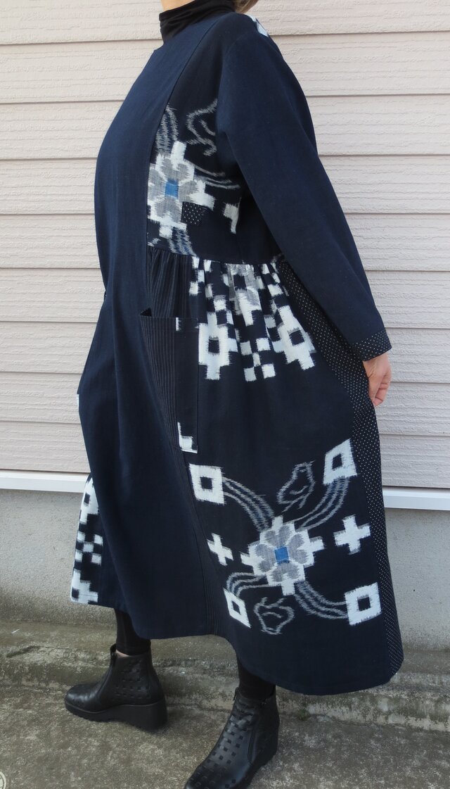 古布リメイク 絵絣のサイドギャザーワンピース 久留米絣 藍染 ゆったり