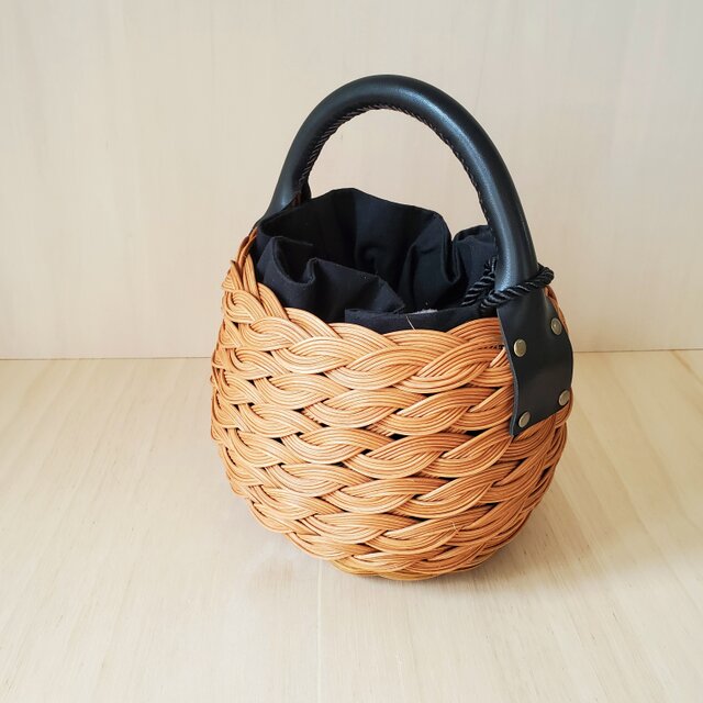 受注制作 ラタンのワンハンドルかごバッグ キャメル | iichi 日々の