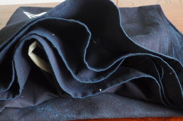 t0006 家紋入り大風呂敷 筒書き 130×145cm 木綿 藍染 / 古布 古裂 襤褸