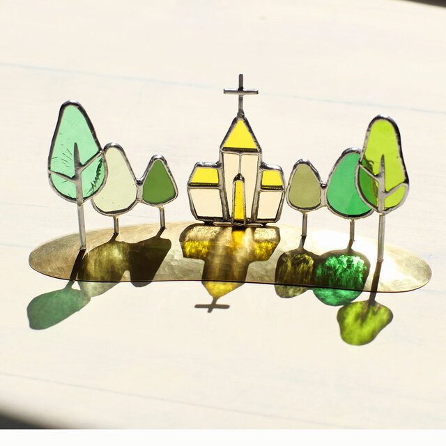 ステンドグラス 教会までの道（真鍮ベース） | iichi 日々の暮らしを