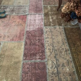 トルコラグ シャビーレッド 194×112ボタニカル トルコヴィンテージラグ