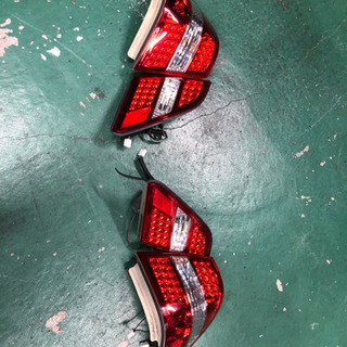 トヨタ・セルシオ30前期繋ぐだけ。綺麗なLEDテールランプ 赤色