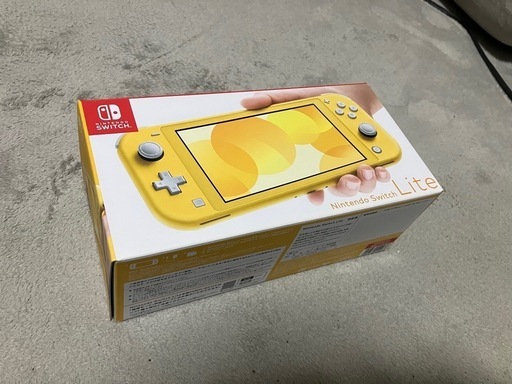 新品未開封 新品未開封 スイッチライト イエロー Nintendo Switch LITE