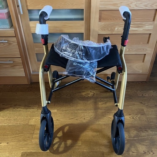 新品・未使用】KEEVE 高齢者用 歩行器 KV-R002 ゴールド (Fiky) 本八幡