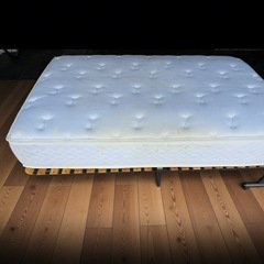 キングスダウン ダブルベッド(ベッド)の中古が安い！激安で譲ります