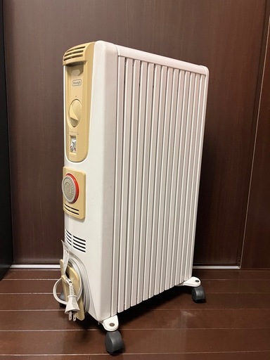 デロンギ製オイルヒーター (ニノ) 新潟の季節、空調家電《オイル
