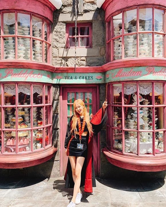 BLACKPINK ロゼ＆ジス＆リサ、アメリカのユニバを満喫！可愛すぎる休暇