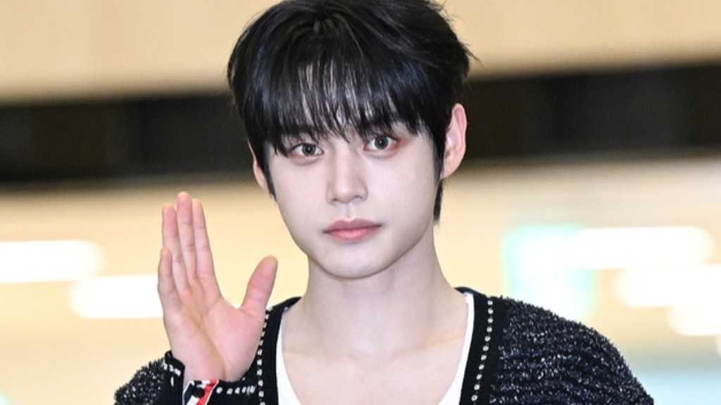 ZEROBASEONE キム・ジウン、地元でのロケ中に祖父に遭遇！メンバーも