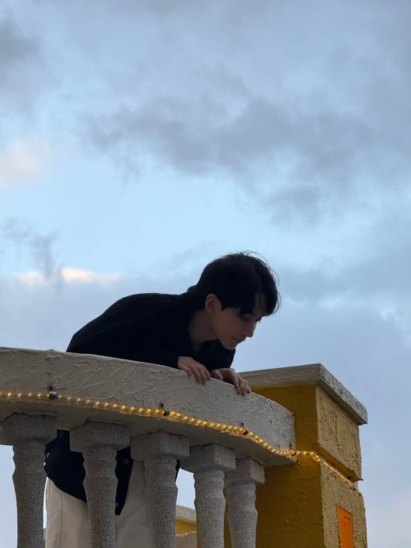 SEVENTEEN ジョンハン、沖縄での記念ショットが話題！久々のインスタ