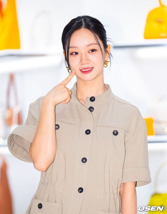 PHOTO】ATEEZのYUNHO＆THE BOYZ ヨンフン＆Girl's Day ヘリ