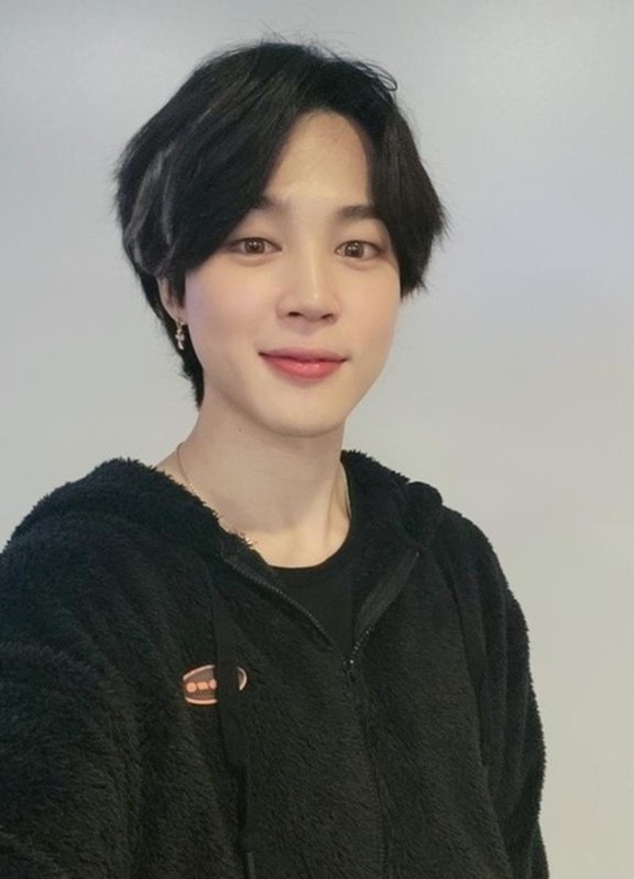 BTS（防弾少年団） ジミン、笑顔のセルフショットでファンへの愛情