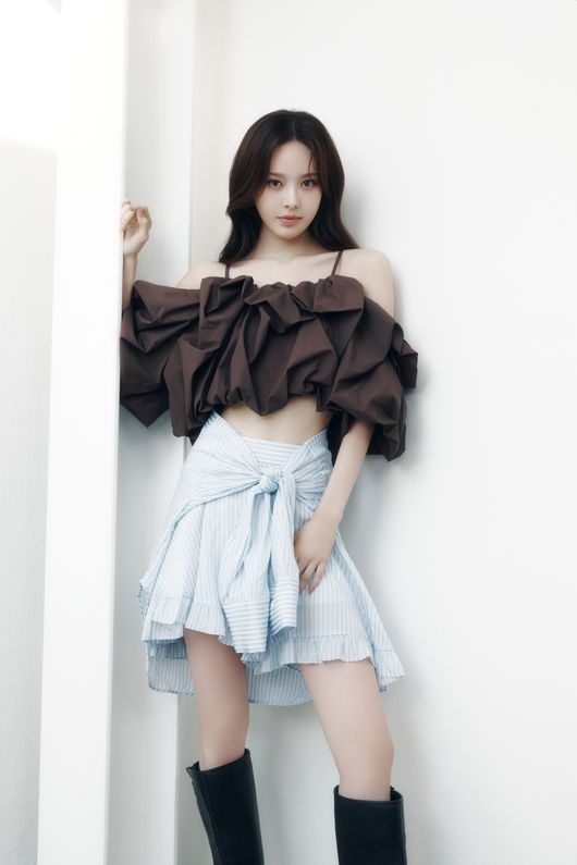 izna バン・ジミン、日本のファッションブランド「FRAY I.D」のモデル