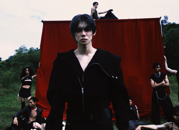 TXT ヨンジュン、たくましい肉体美に悶絶！1stソロアルバム「NO LABELS