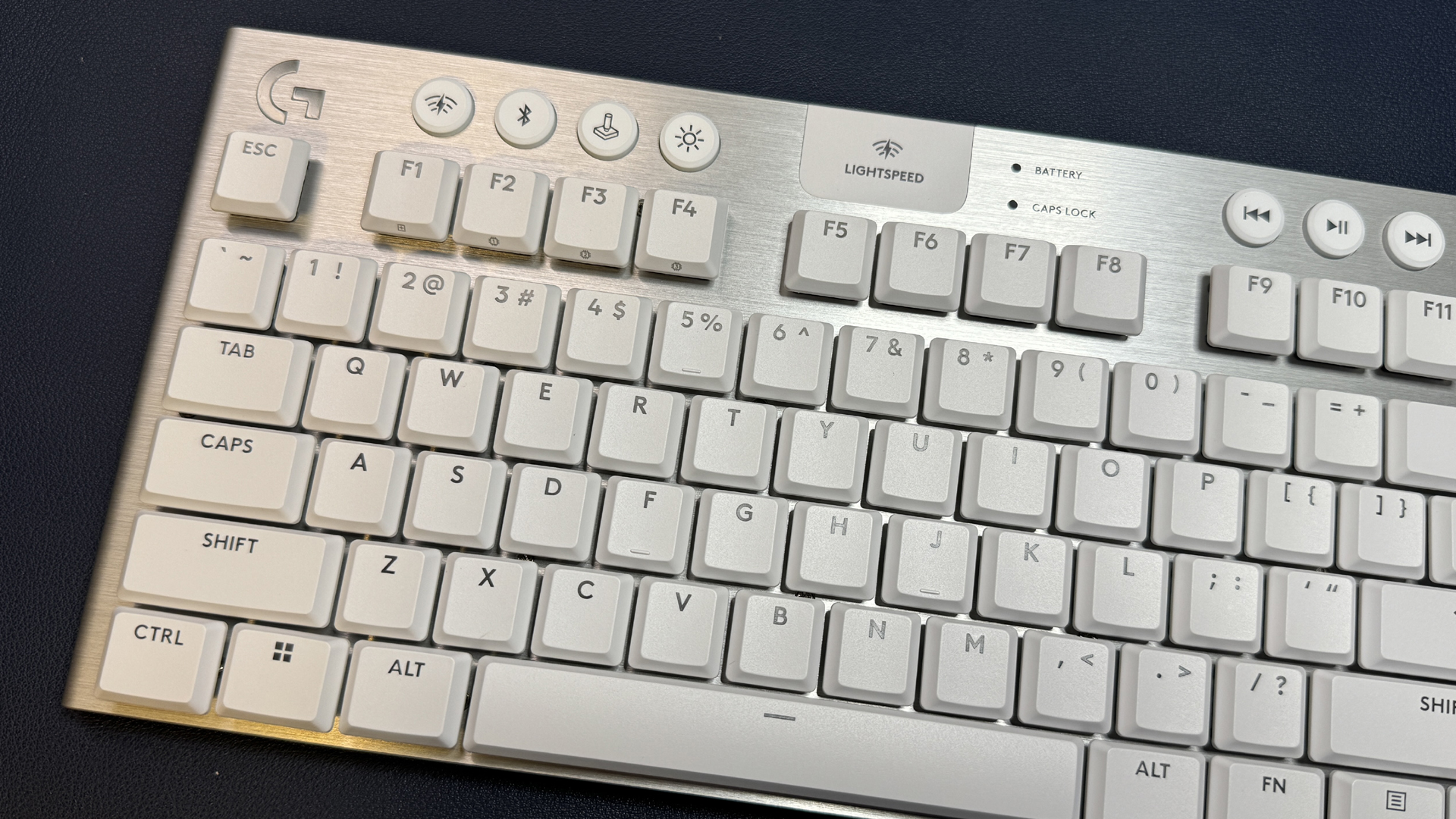 Logitech G915 X TKL Review: The same, but better? | Tom's Hardware