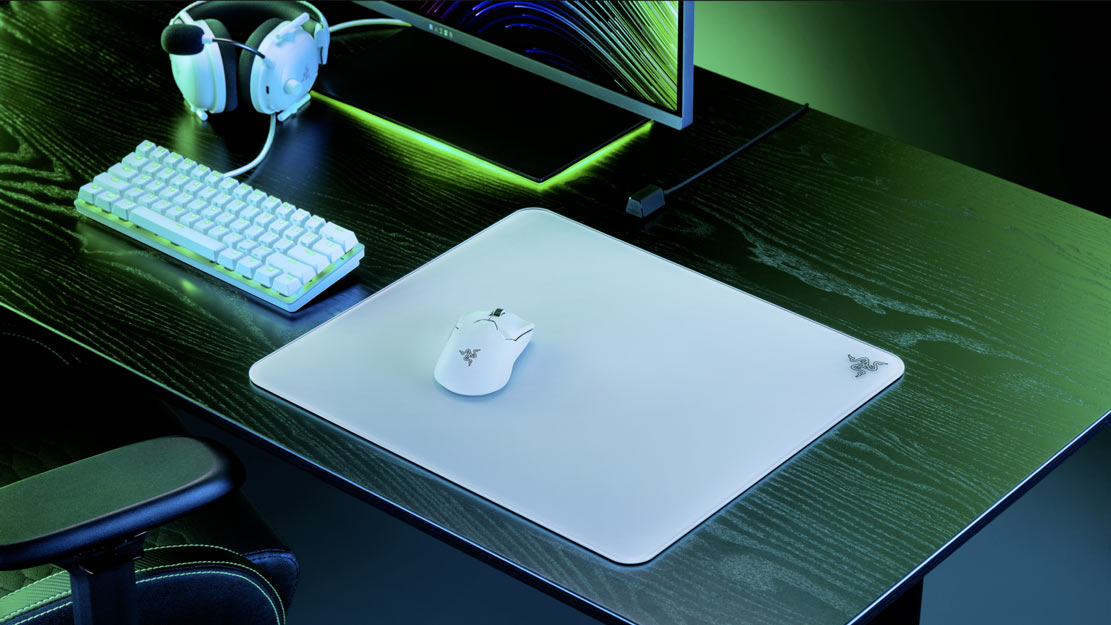 Razer Releases the Atlas, Its First-Ever Glass Mouse Mat | Tom's