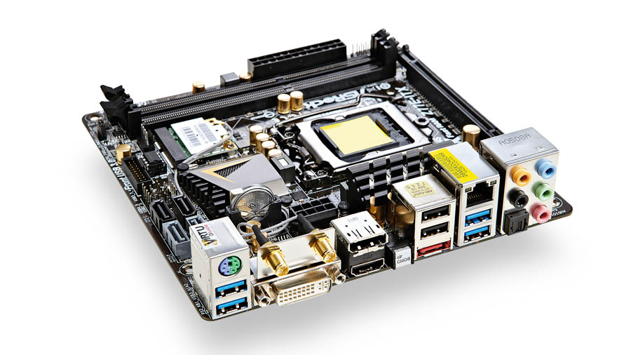 AsRock i7 7700 16GBメモリー付き AsRock i7 7700 16GBメモリー付き