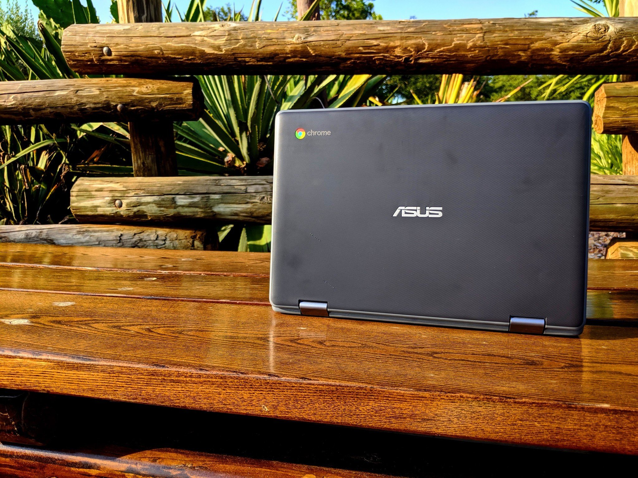 ASUS Chromebook Flip C214 review: Best for students, awesome for