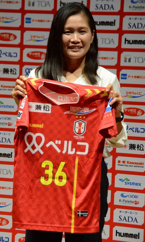 川澄、古巣のINAC神戸に期限付き移籍 出場機会の確保求め | 毎日新聞