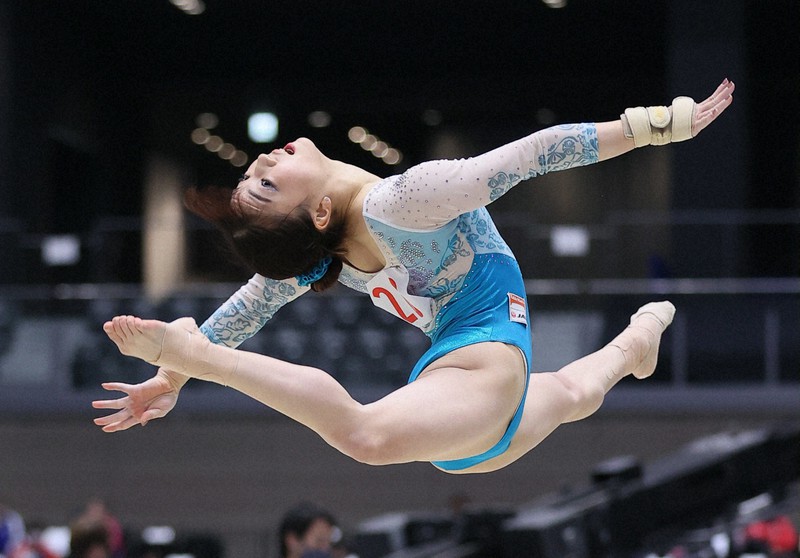 村上茉愛トップ通過、畠田瞳が2位 体操全日本選手権予選 | 毎日新聞