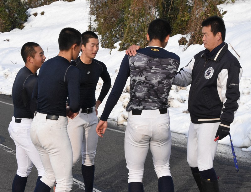 後輩の体調、常に目配り 鳥取城北・大林コーチ 選抜高校野球 | 毎日新聞