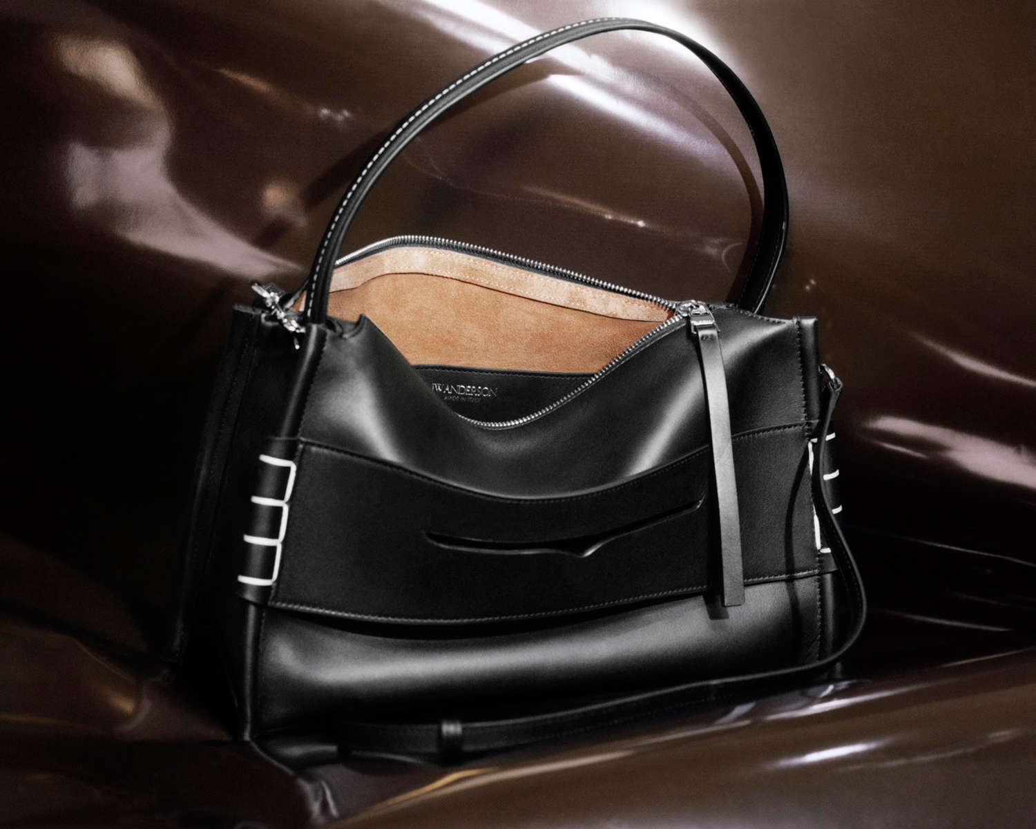 JW ANDERSONからローファーバッグの新色がリリース