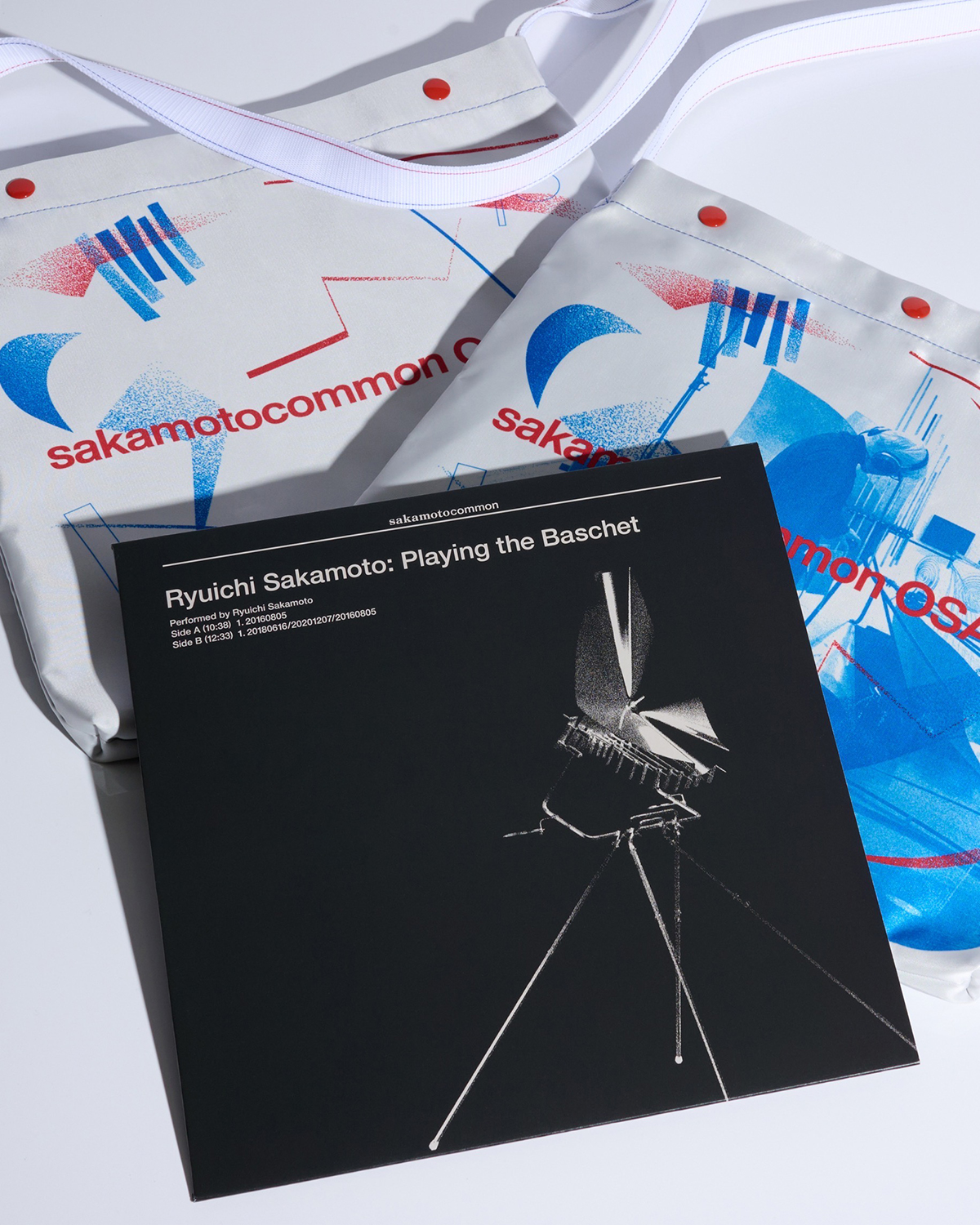 坂本龍一とPOTRによるコラボレーションアイテムが8月30日に発売