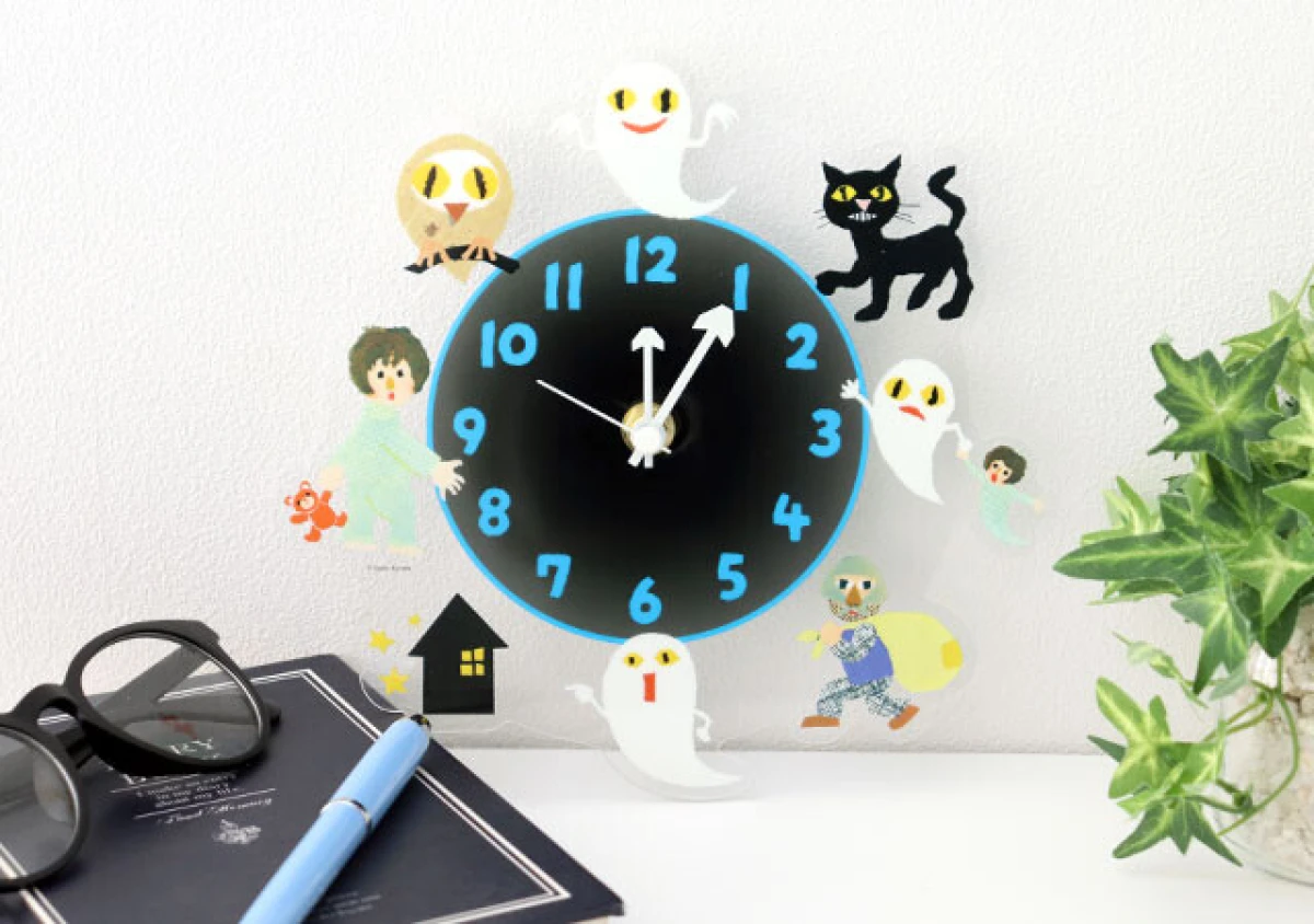 即重版決定の話題の付録！人気絵本の光るアクリル時計がズルいくらい