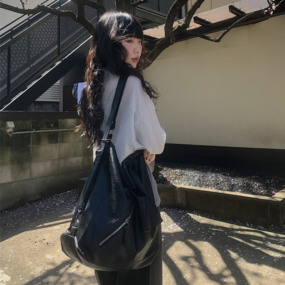 2WAYフェイクレザーショルダーバッグ | ファッション通販サイト NUGU