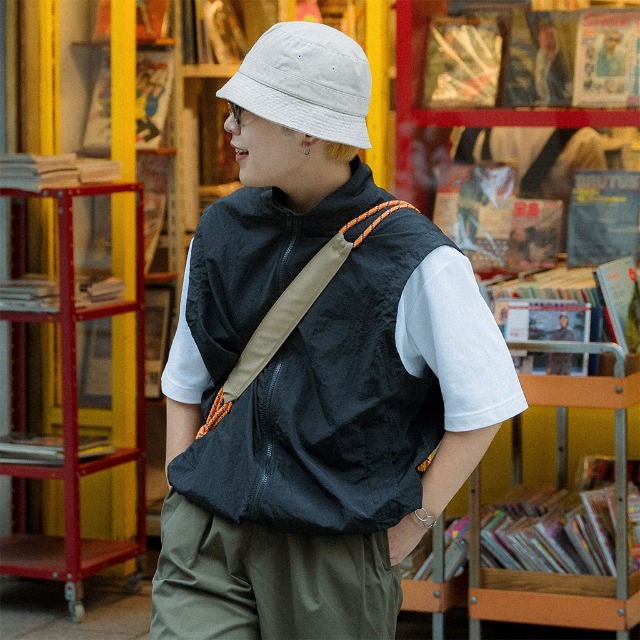 ナイロンジップアップベスト | ファッション通販サイト NUGU