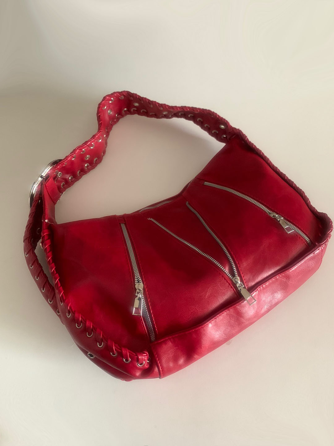 バックルレッドショルダーバッグ | ファッション通販サイト NUGU