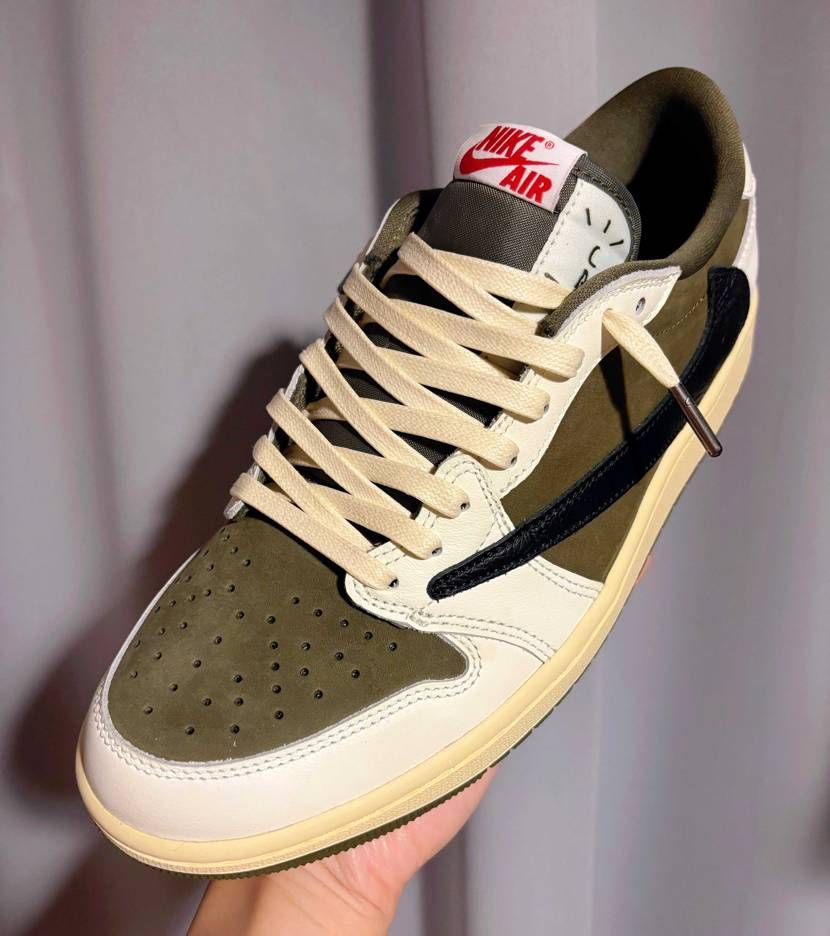 トラヴィススコット × ナイキ エアジョーダン1 ロー OG SP 